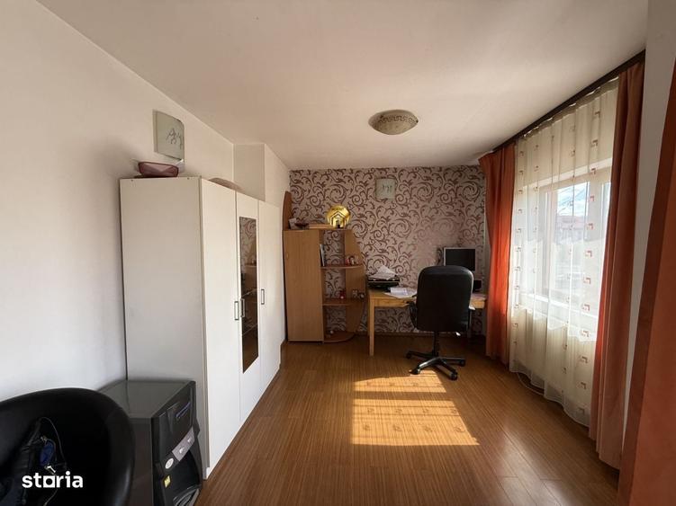 Casă cu 3 camere în Central