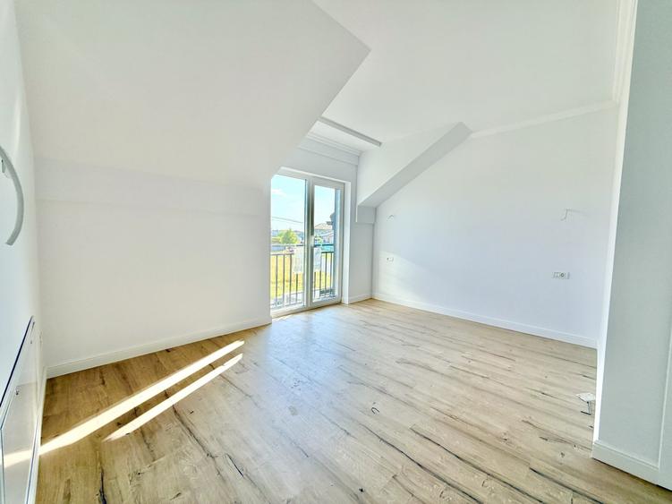 Duplex cu 4 camere cu Canalizare în Moșnița Nouă