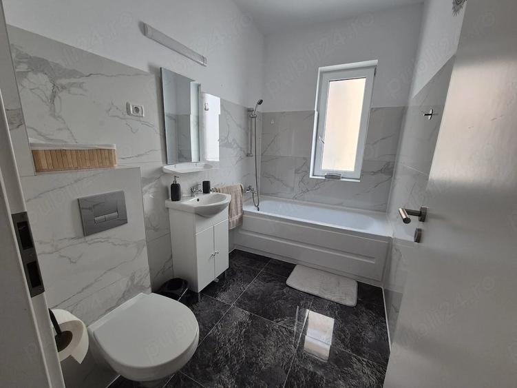 Apartament cu 2 camere semidecomandat în Ghiroda