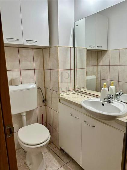 Apartament cu 3 camere decomandat, mobilat în Lipovei