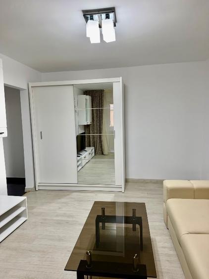 Apartament cu 2 camere nedecomandat, mobilat în Central