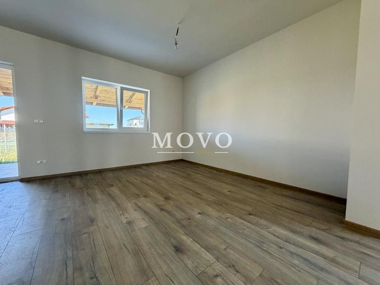 Duplex cu 4 camere cu Canalizare în Moșnița Nouă