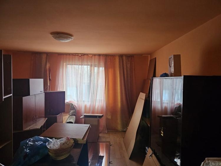 Casă individuală cu 4 camere cu Teren 2500 Mp în Vărzarii de Jos