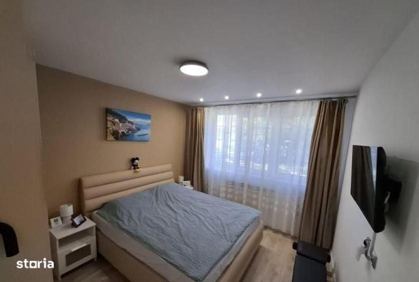 Apartament cu 3 camere semidecomandat în Dobroești
