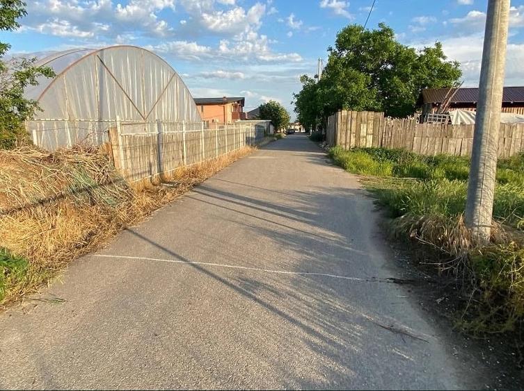 Teren de 3800 mp, în Grădiștea