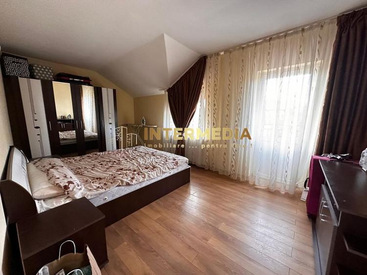 Casă individuală cu 3 camere cu Canalizare în Central