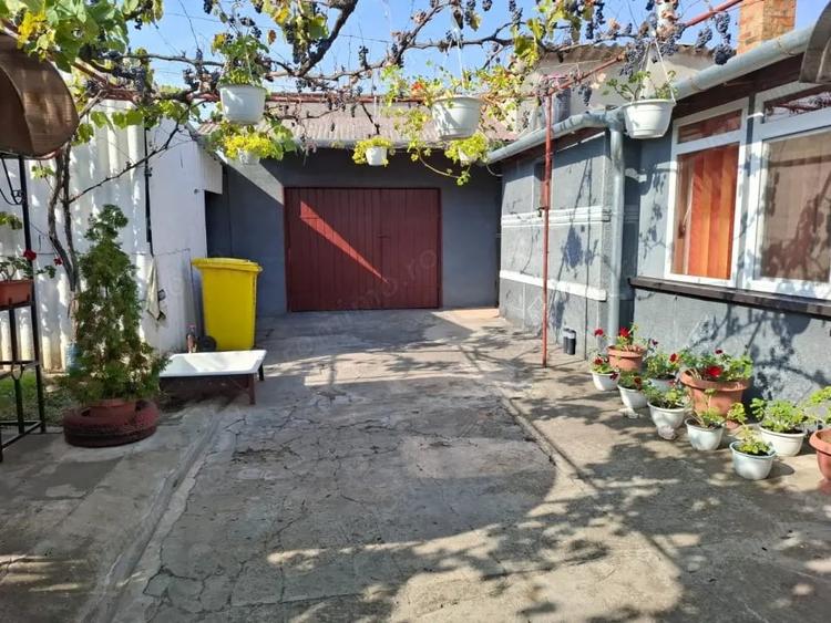Casă cu 5 camere cu Teren 812 Mp în Central
