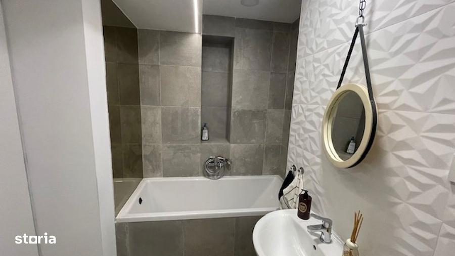 Apartament cu 3 camere în Central — fotografia 3