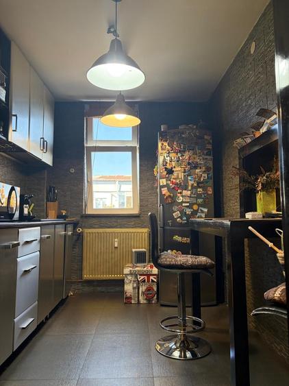 Apartament cu 3 camere semidecomandat în Calea București