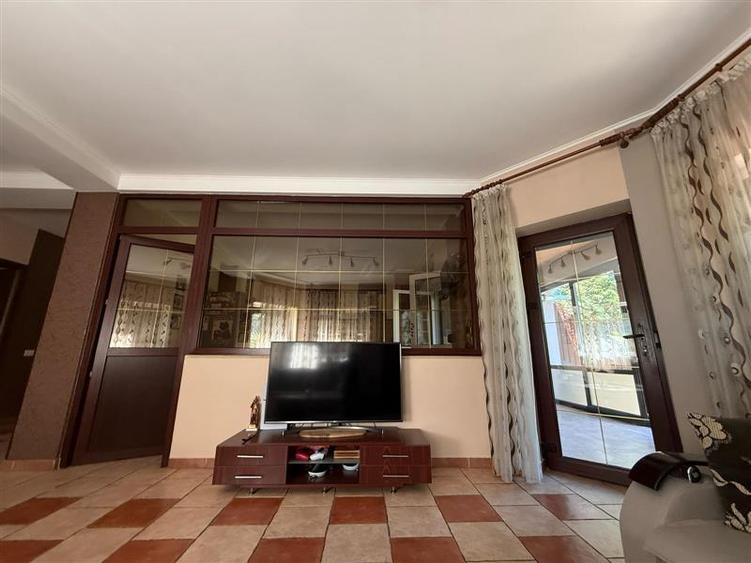 Vila de vanzare   Trapezului - 1