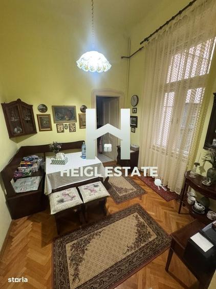 Apartament cu 4 camere în P-ța Victoriei