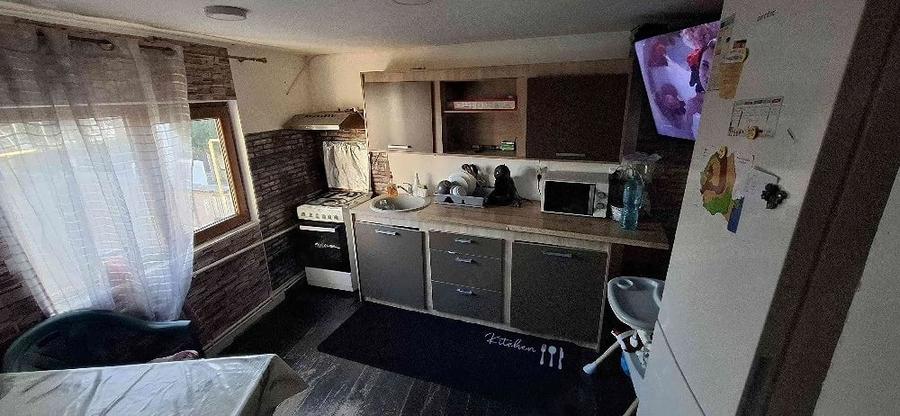Casă cu 3 camere cu Teren 200 Mp în Central