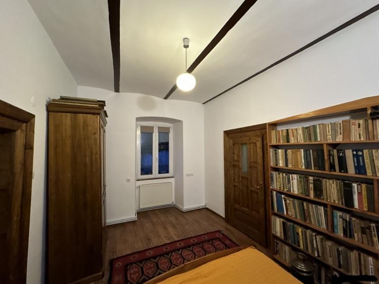 Apartament cu 3 camere, mobilat în Central