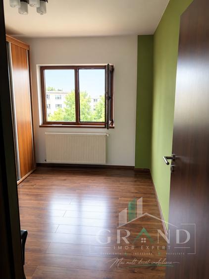 Apartament cu 3 camere decomandat, mobilat în Între Lacuri