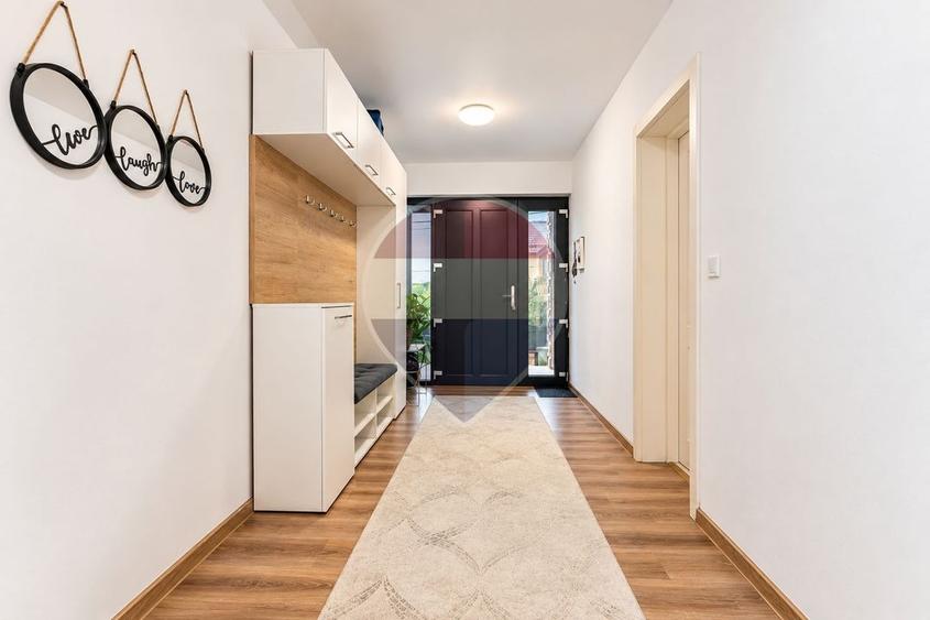 Casă individuală cu 5 camere cu Teren 501 Mp în Valea Adâncă