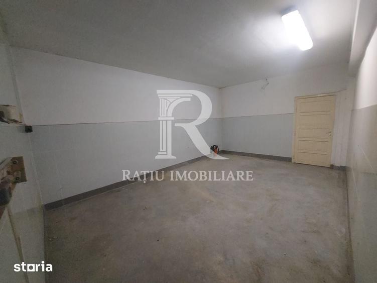Spațiu comercial, de 850 mp, în Borș