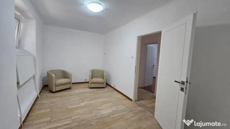 Apartament cu 4 camere decomandat în Aviatorilor