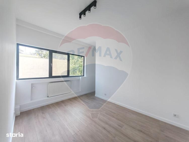 Apartament cu 3 camere semidecomandat în Aviatorilor