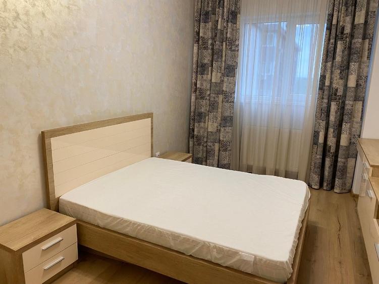 Apartament cu 3 camere semidecomandat, mobilat în 9 Mai