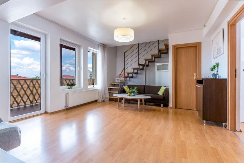 Apartament cu 4 camere semidecomandat, mobilat în Europa