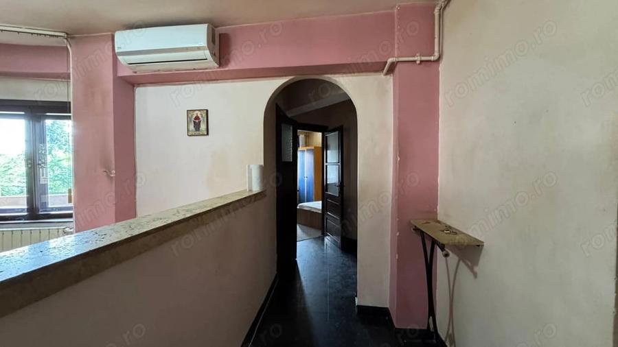 Apartament cu 3 camere în Telegrafului