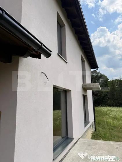 Casă cu 4 camere cu Teren 4150 Mp în Cheile Râșnoavei