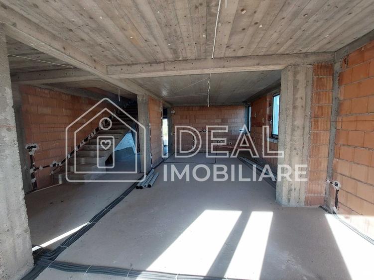 Casă individuală cu 4 camere cu Canalizare în Veterani