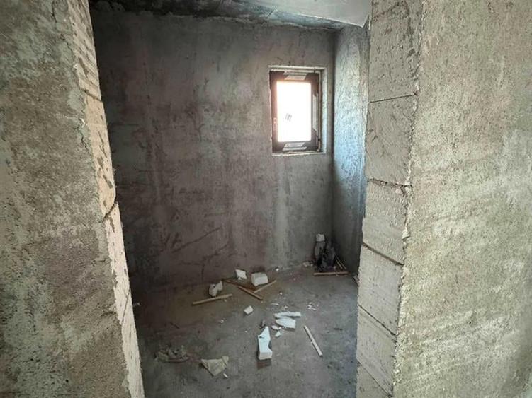 Casă individuală cu 3 camere cu Teren 395 Mp în Exterior Vest