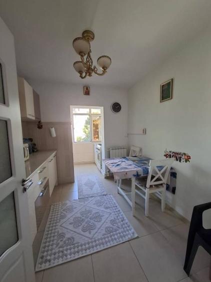 Apartament cu 2 camere decomandat, mobilat în Dacia