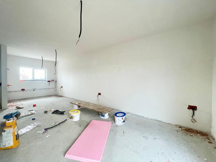 Duplex cu 3 camere cu Canalizare în Moșnița Nouă