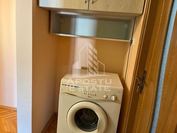 Apartament cu 3 camere decomandat, mobilat în Lunei