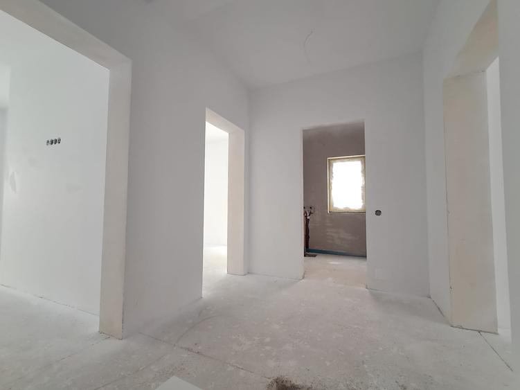 Duplex cu 4 camere cu Teren 100 Mp în Florești