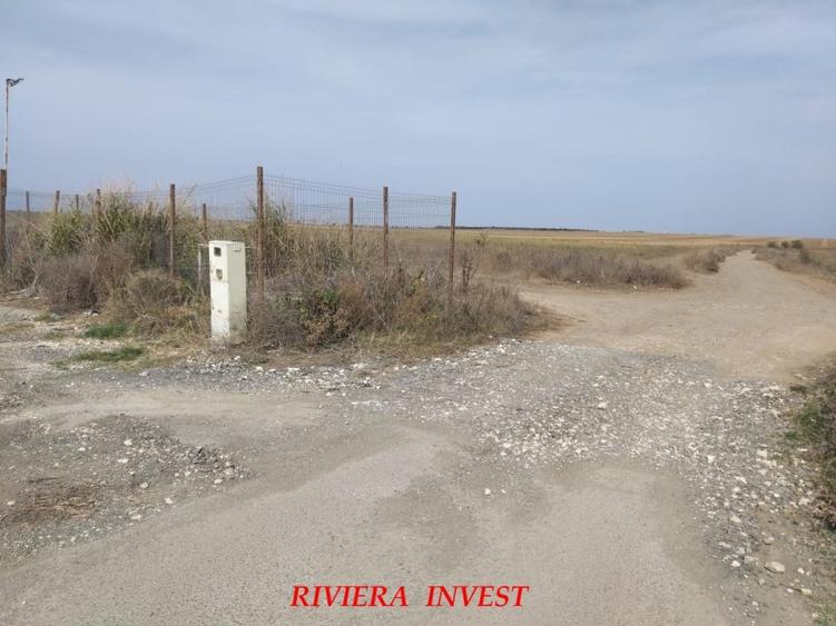 Teren Construcții intravilan de 12600 mp, în Vest