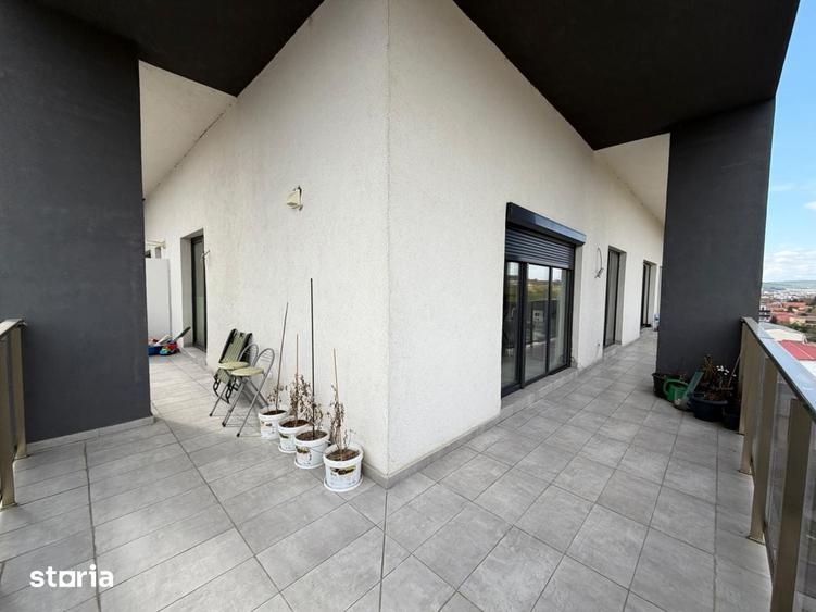 Apartament cu 4 camere în Iris