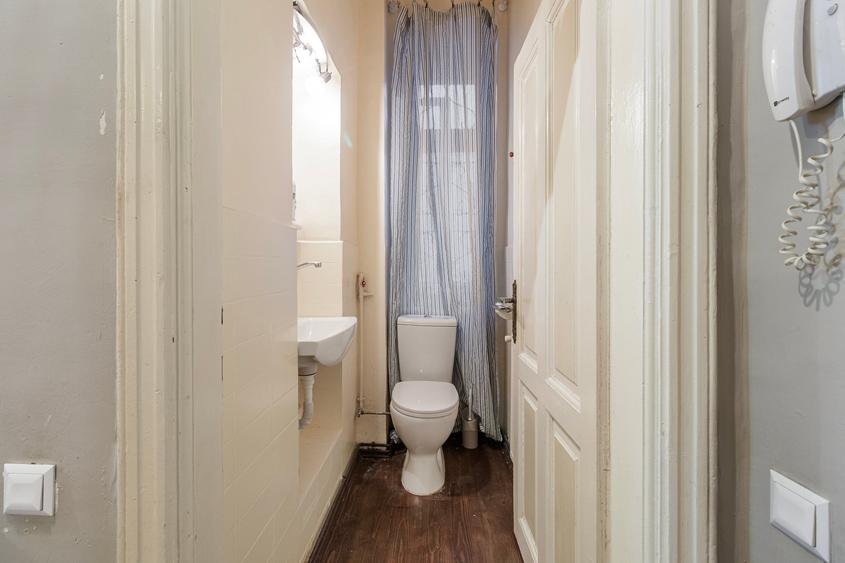 Apartament cu 3 camere decomandat în Calea Victoriei