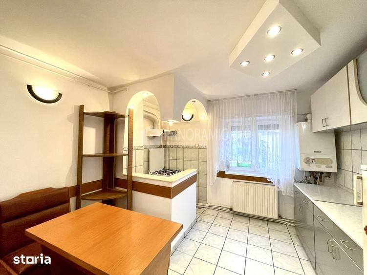 Apartament cu 3 camere decomandat în Micro 17