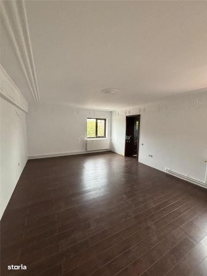 Casă cu 4 camere în Vânători