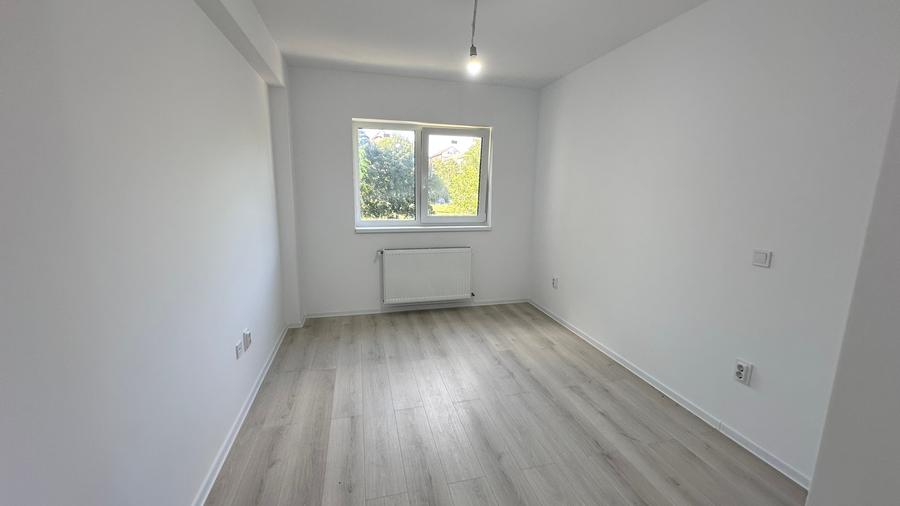 Apartament cu 3 camere decomandat în Hipodrom 2