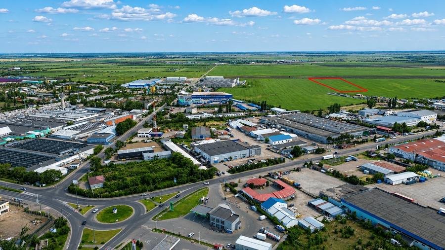 Teren Construcții intravilan de 28000 mp, în Sud