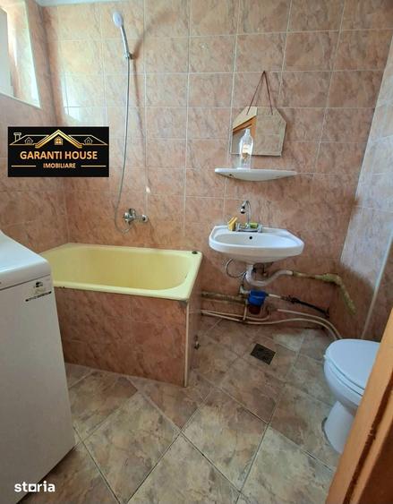 Garsonieră decomandată în Traian