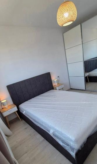 Apartament cu 2 camere decomandat, mobilat în Tractorul