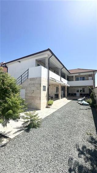 Hotel/Pensiune, de 200 mp, în Exterior Nord