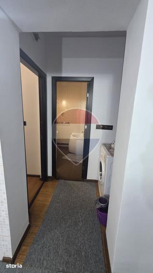 Apartament cu 3 camere decomandat, mobilat în Podu Roș