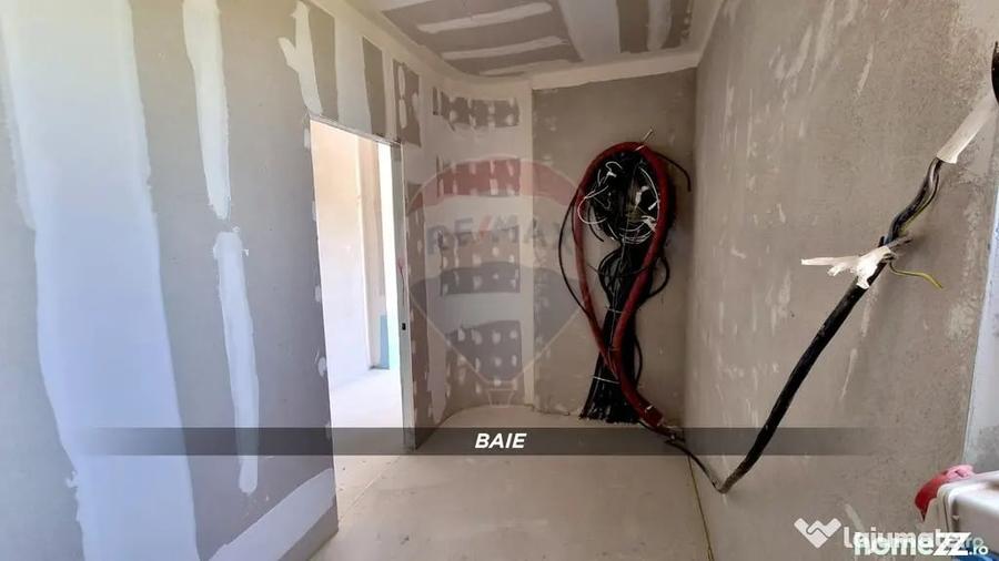 Casă cu 5 camere cu Teren 900 Mp în Mocira