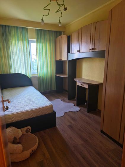 Inchiriez apartament cu 3 camere - 4