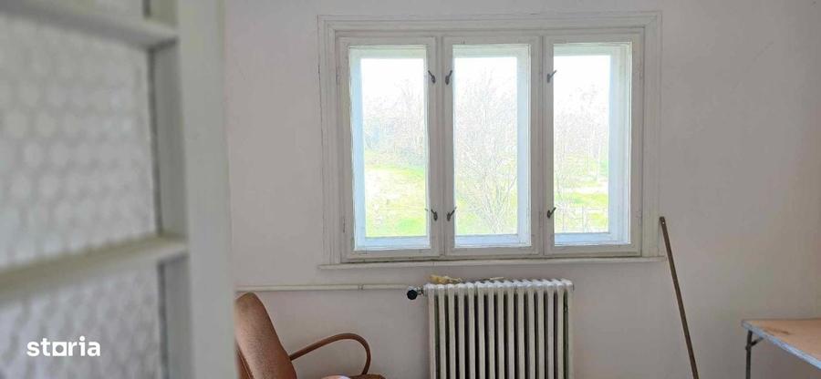 Casă cu 4 camere cu Teren 330 Mp în Central