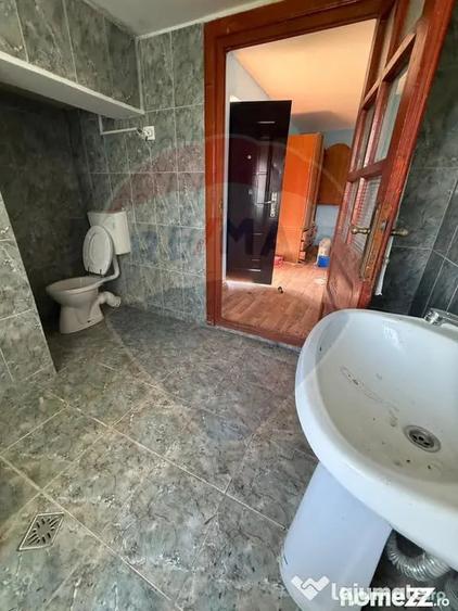 Casă cu 7 camere cu Teren 8286 Mp în Preluca Nouă
