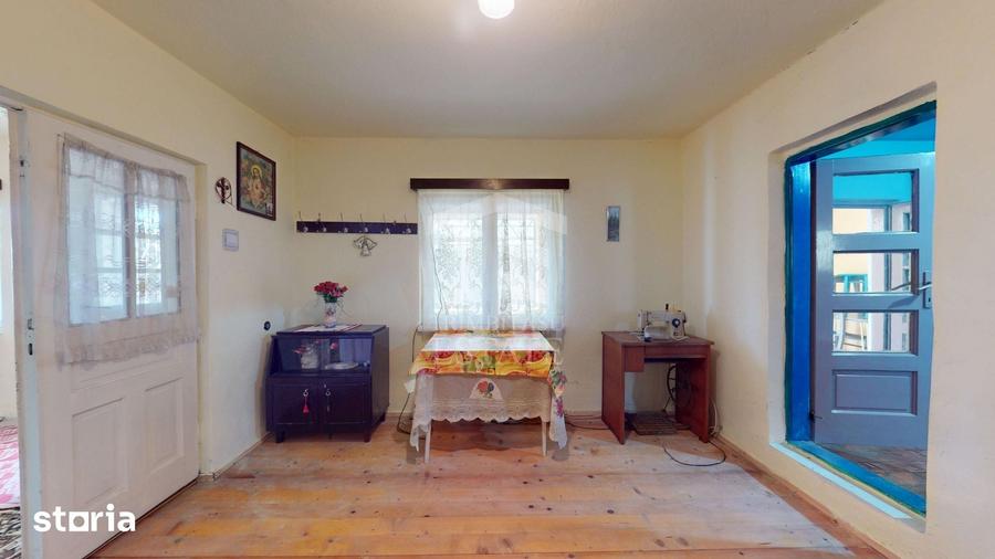 Casă cu 3 camere cu Teren 200 Mp în Central