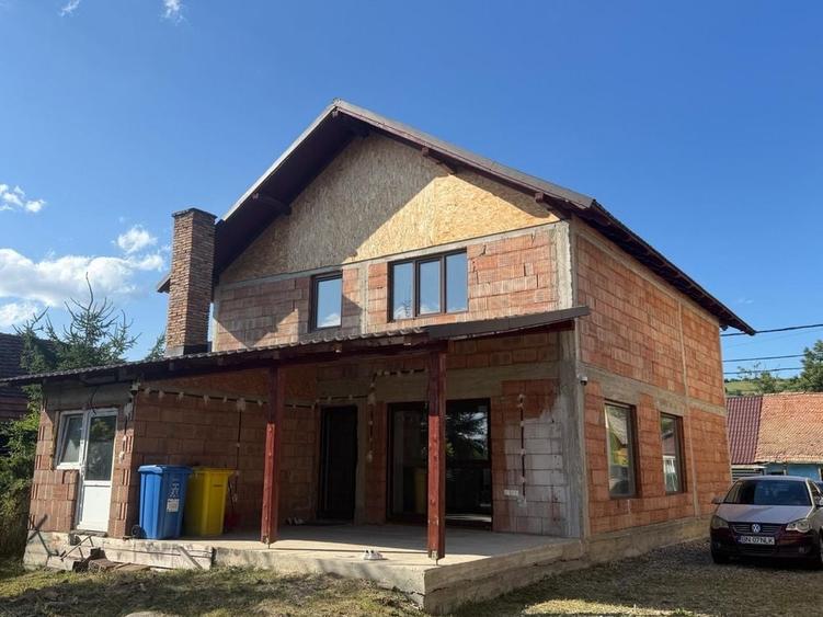 Casă cu 4 camere în Ragla