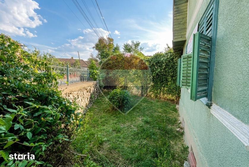 Casă cu 2 camere cu Teren 3618 Mp în Moldovenești